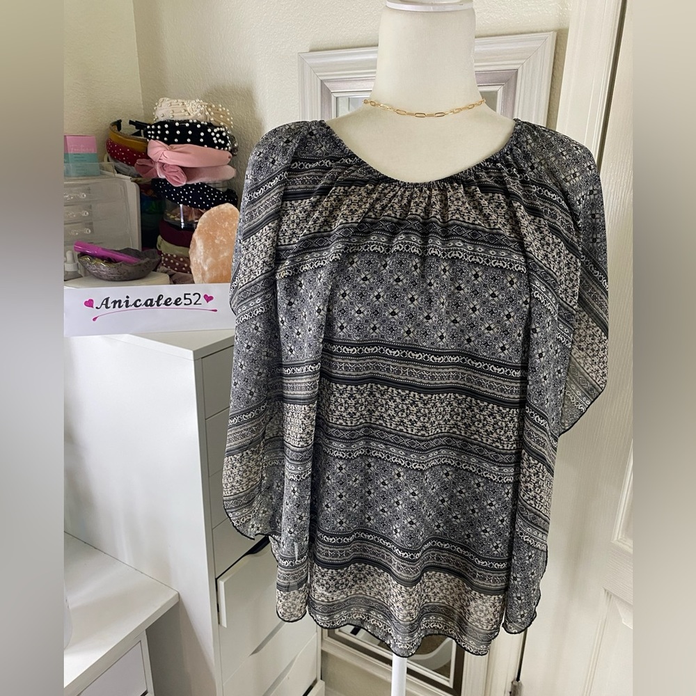 Mirabilia 2x paisley shoulder cutout poncho tunic top 0425
